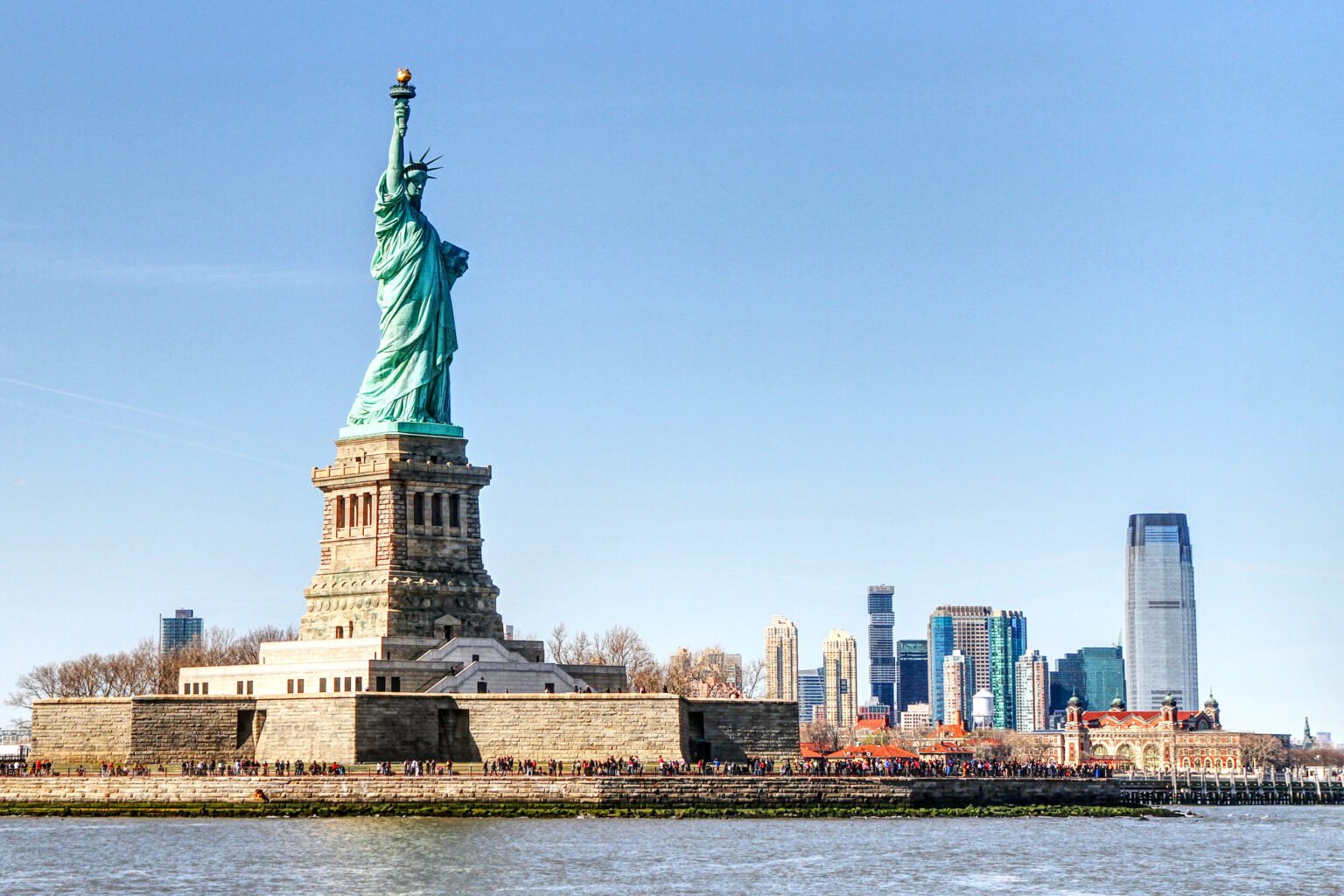 Statue Liberty With City Background 1536x1024
